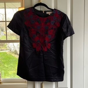 Tory Burch midnight blue satin tee shirt with appliqué